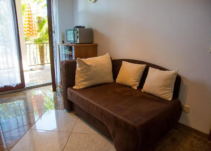 With Parking Space - 6984 Lägenhet *