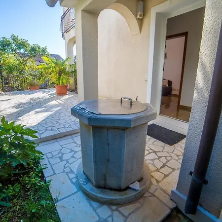 With Parking Space - 6984 Poreč