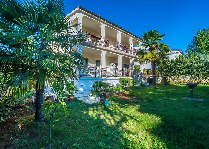 Lejlighed With Parking Space - 6984 *