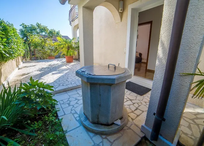 With Parking Space - 6984 Poreč