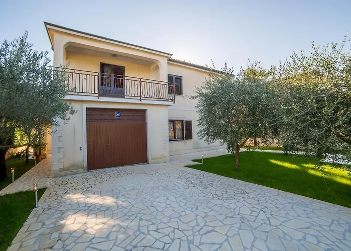 Daire With Parking Space - 6984 *